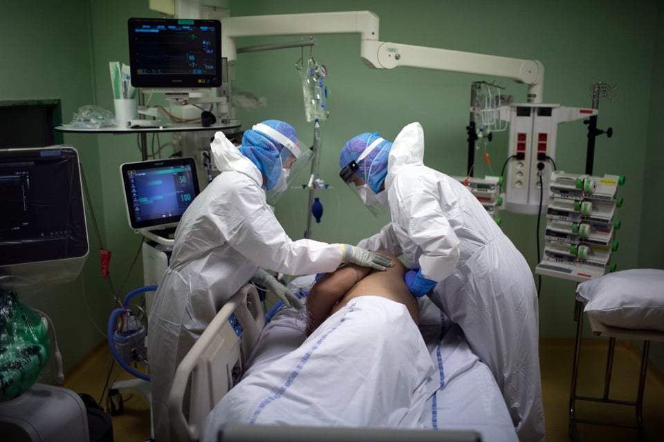 CORONAVIRUS EE.UU.: Se superan las 239,500 muertes y los 10.2 millones de casos