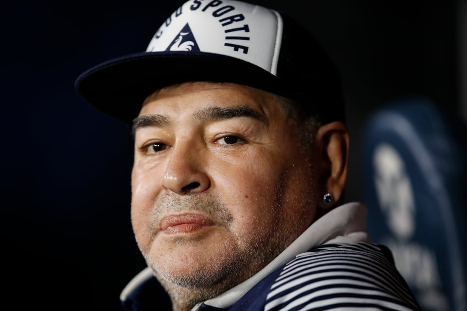Maradona internado en Argentina por cuadro de depresión