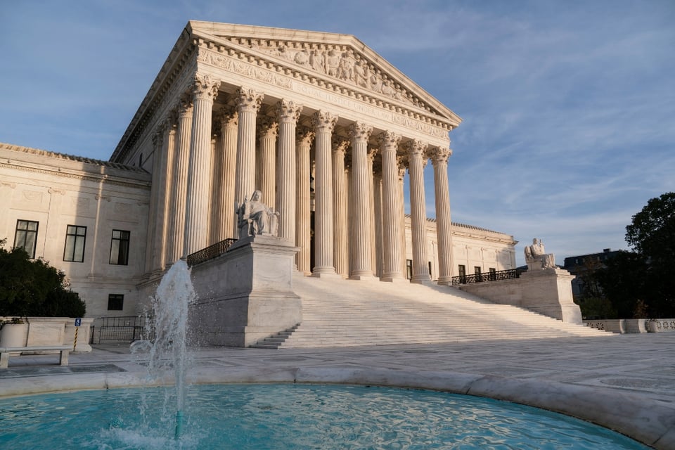 Biden defiende el Obamacare en la Corte Suprema
