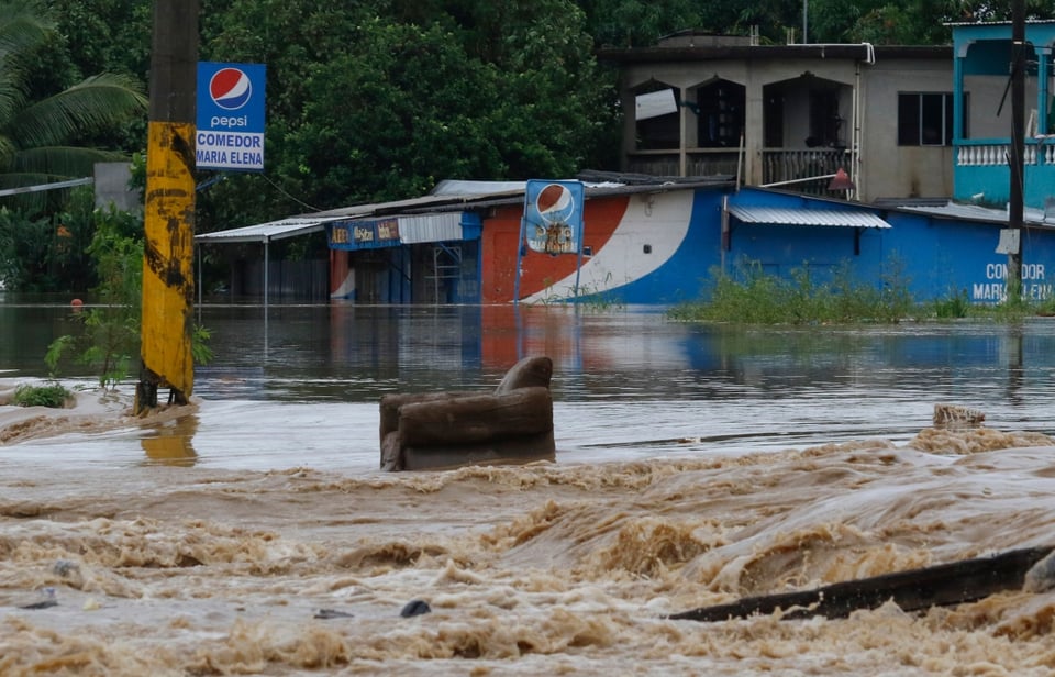 Iota deja 16 muertos en Nicaragua, entre ellos madre y tres hijos enterrados por alud (VIDEOS y FOTOS)