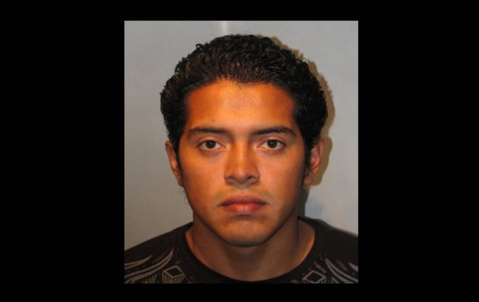 Alvin Manuel Alvarez es buscado por abuso sexual de menores