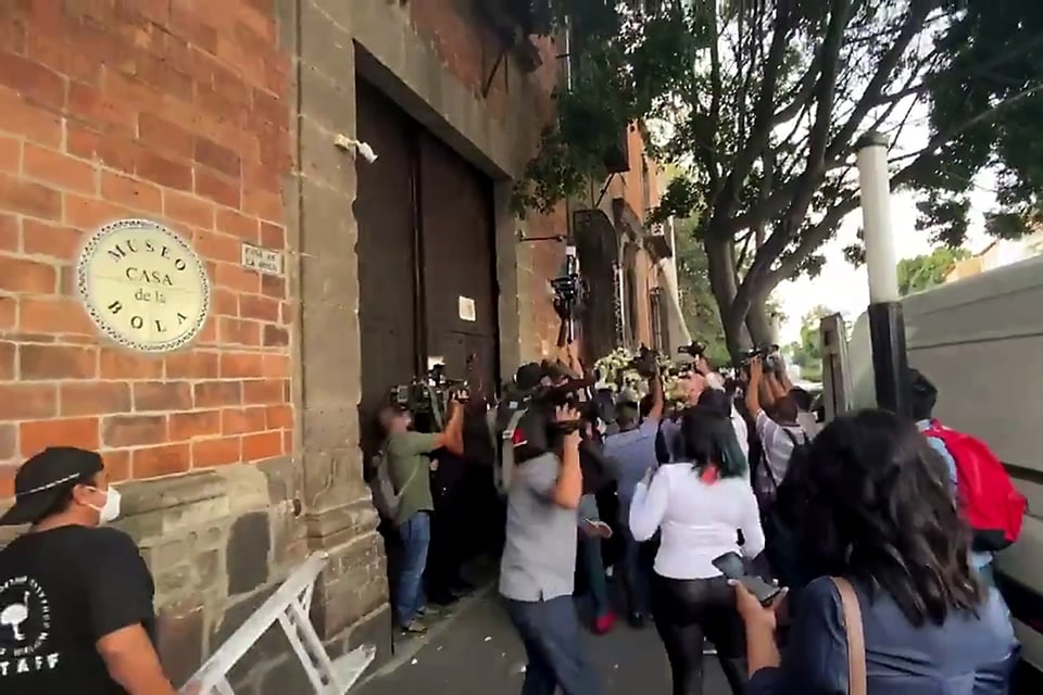 Público explota al ver las primeras imágenes de la boda de Ninel Conde e insultan a su esposo (FOTOS) featured image