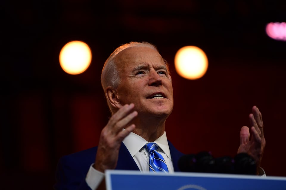 ÚLTIMA HORA: Biden resulta herido mientras jugaba con su perro