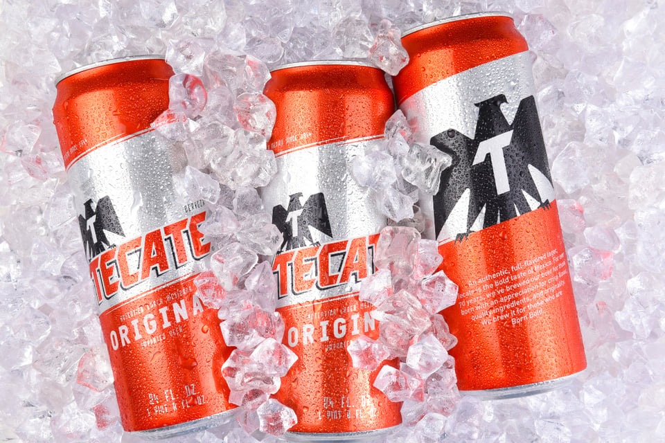 Cerveza Tecate «se hace pasar por mexicana», según demanda