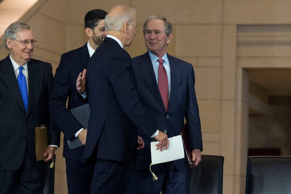 El republicano George Bush felicita a Joe Biden tras triunfo en elecciones (FOTO)