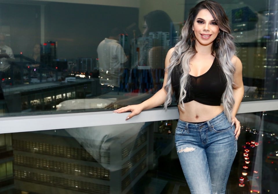 Lizbeth Rodríguez, conductora de Exponiendo Infieles, aparece con vestido transparente (FOTO)