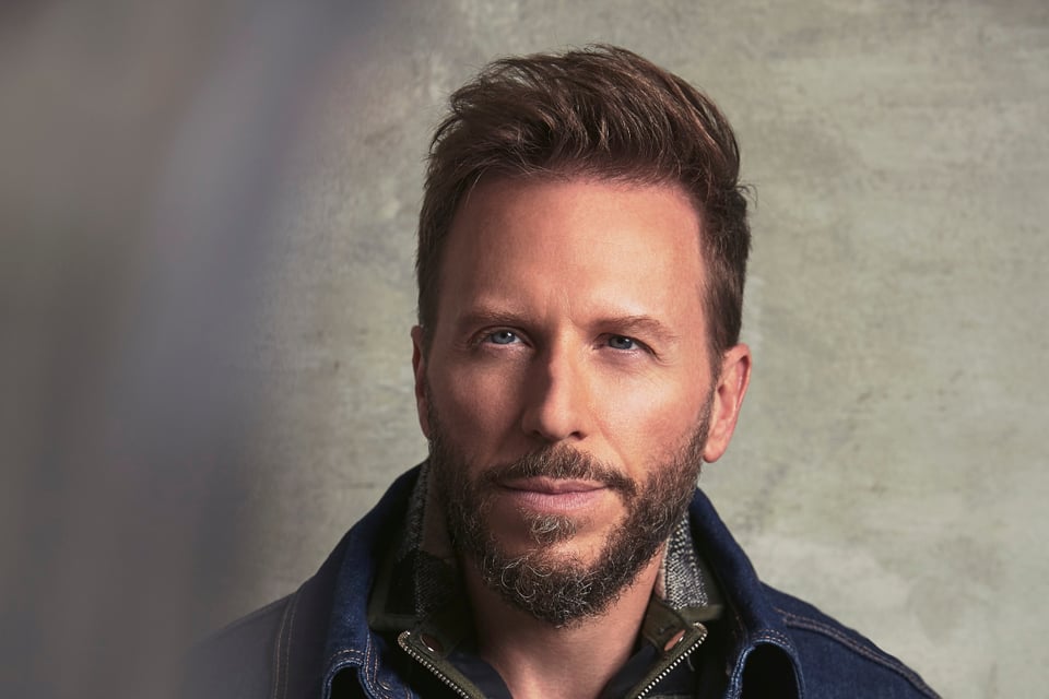 Hoy se lanza la segunda parte de «Mi presente», el nuevo disco de Noel Schajris; además habla sobre elecciones en EEUU featured image