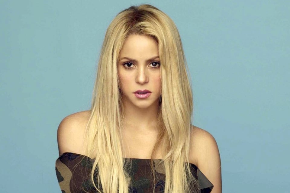 Shakira presume cuerpazo en sexy bikini y le dicen que se ve más joven (FOTOS)
