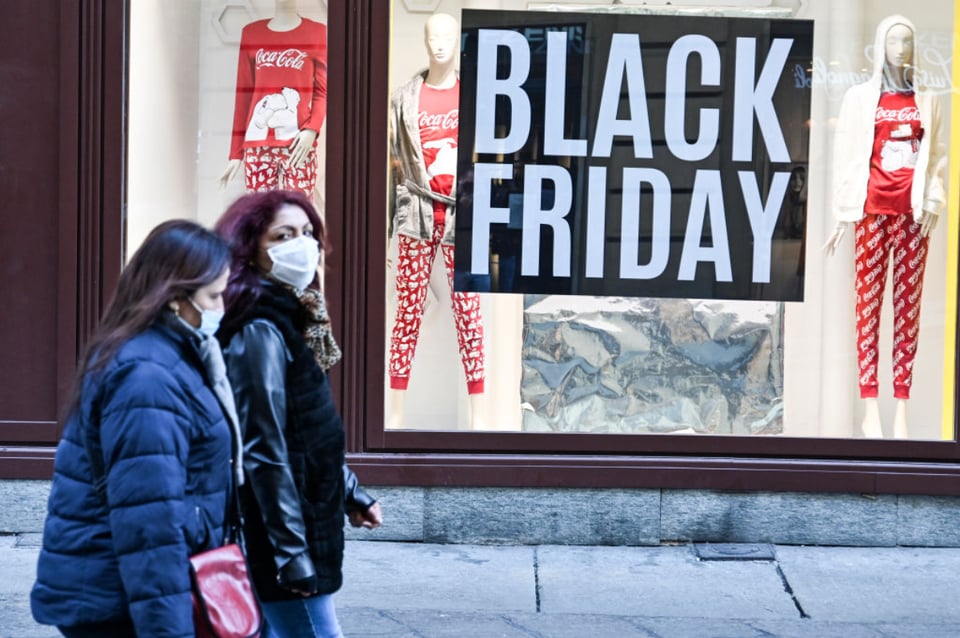 ¿A qué hora abren las tiendas en el Black Friday?