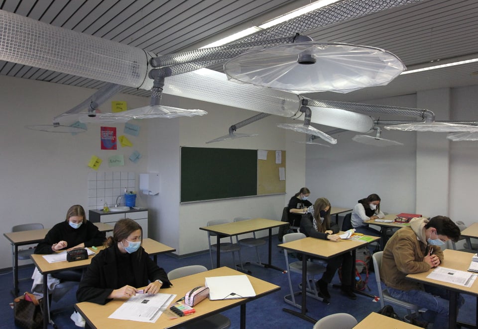 Cancelan clases presenciales por aumento en casos de COVID-19
