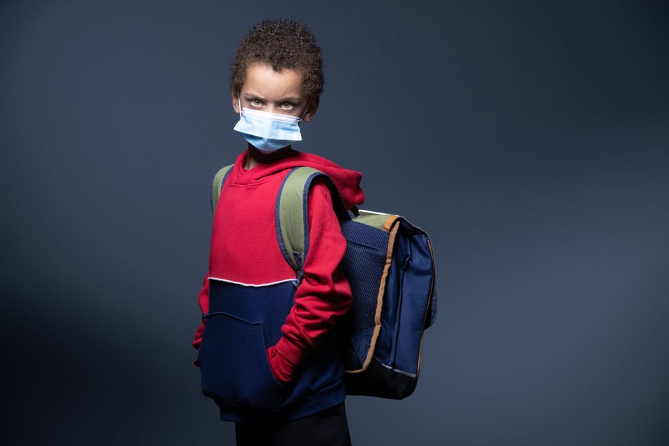 Un millón de niños y adolescentes fueron diagnosticados con COVID-19 en EEUU