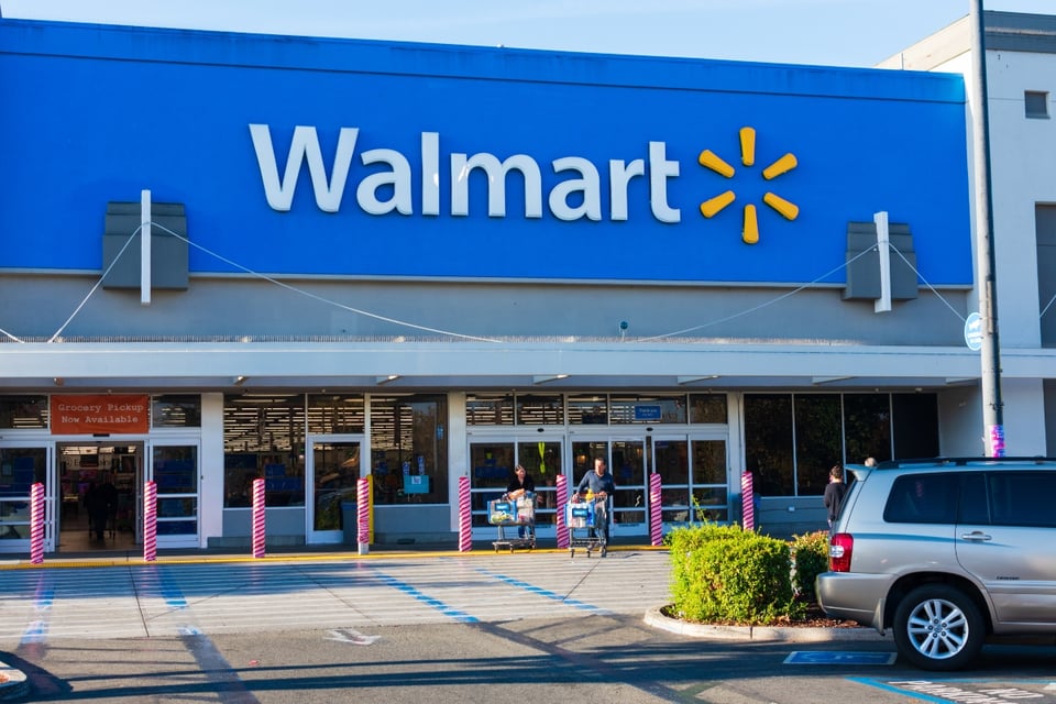 Walmart debe pagar casi 17 millones de dólares a una mujer herida en persecución a ladrón