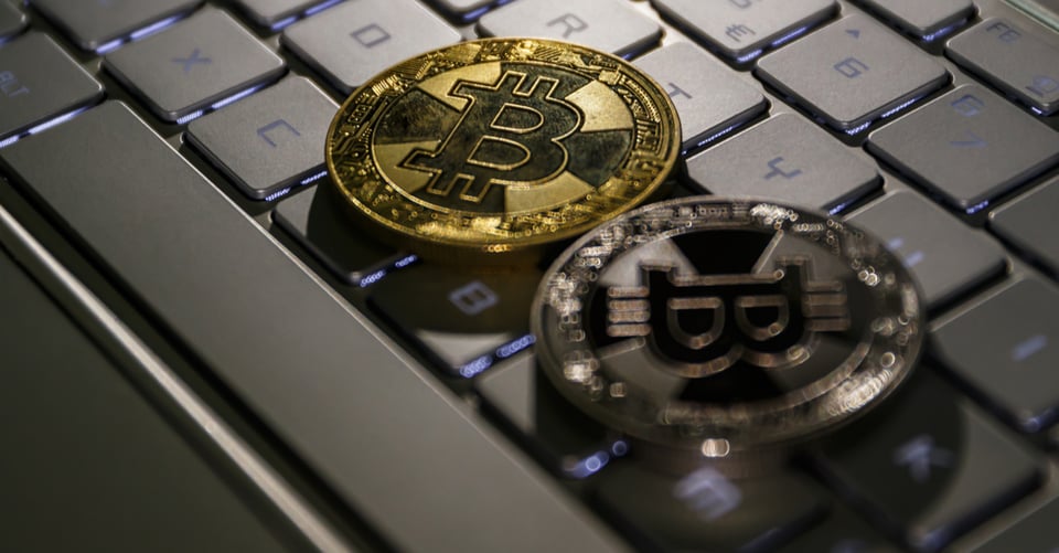 Invierte en Bitcoin: la criptomoneda ahora es más cara que el oro y la plata featured image