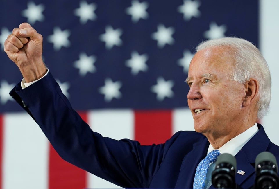 Biden amplía su margen en voto popular mientras Trump intenta deslegitimarle