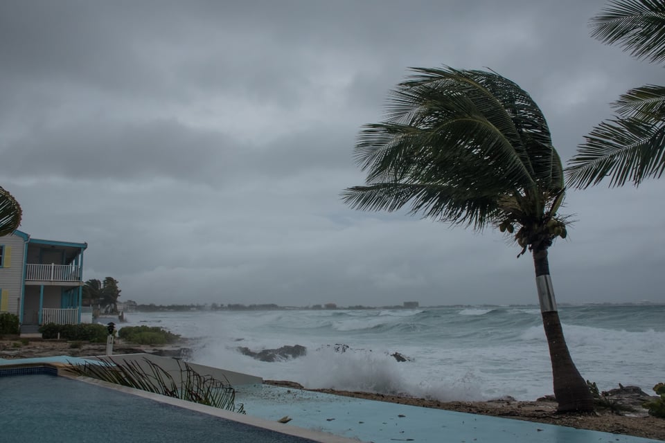 El sur de Florida se prepara para la llegada de Eta con fuerza de huracán featured image