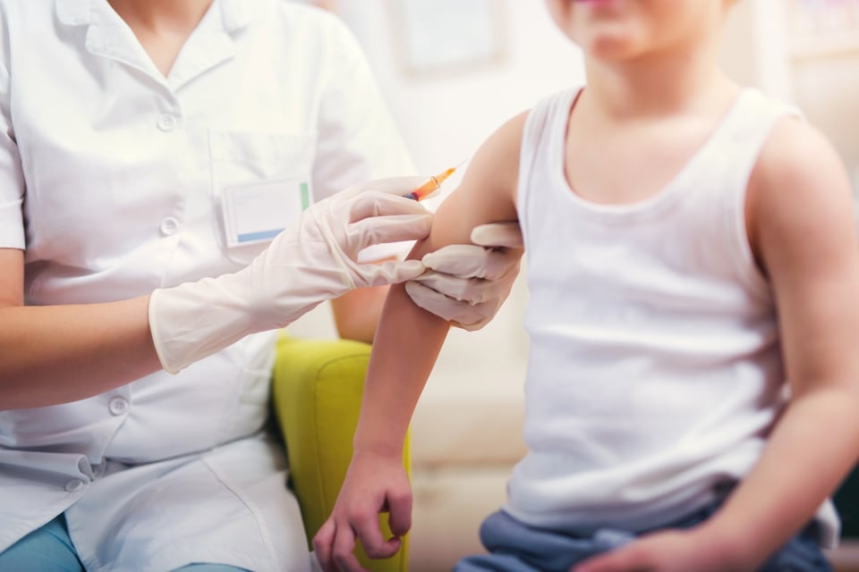 Artículo de la revista ‘The Lancet’ asegura que tras terminar la pandemia de COVID-19, habrá posible brote de sarampión