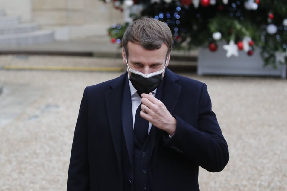Presidente de Francia da positivo por COVID-19