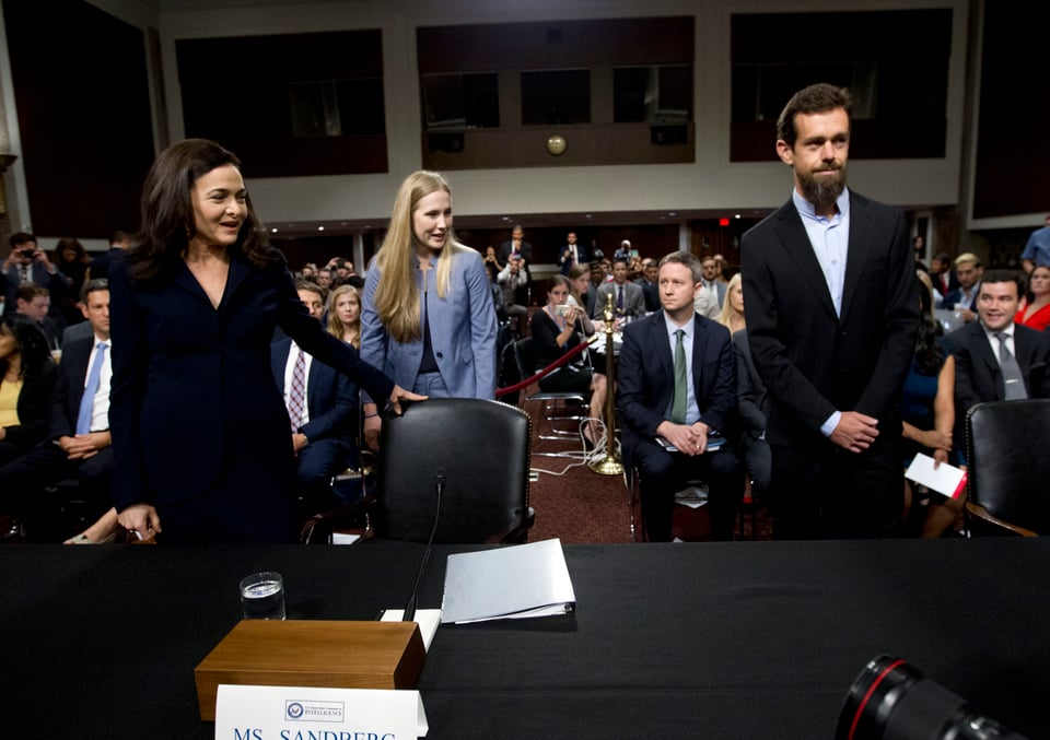 Directivos de Facebook y Twitter hablan en el Senado de Estados Unidos