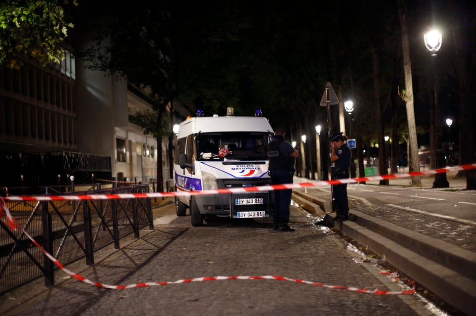 Investigan ataque con cuchillo que dejó 7 heridos en París