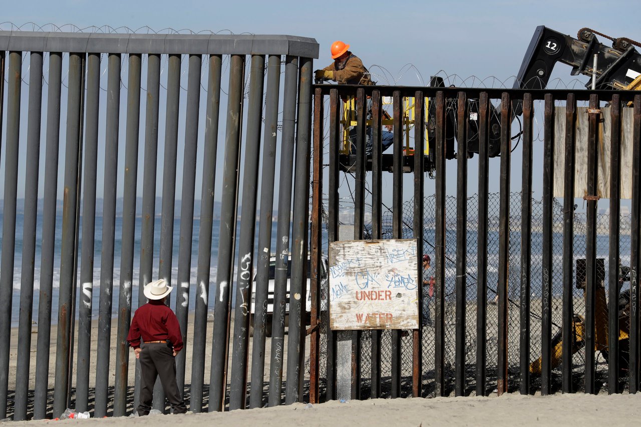 ÚLTIMA HORA: Hostilidad en frontera obliga a centroamericanos a buscar ingresar a EE.UU.