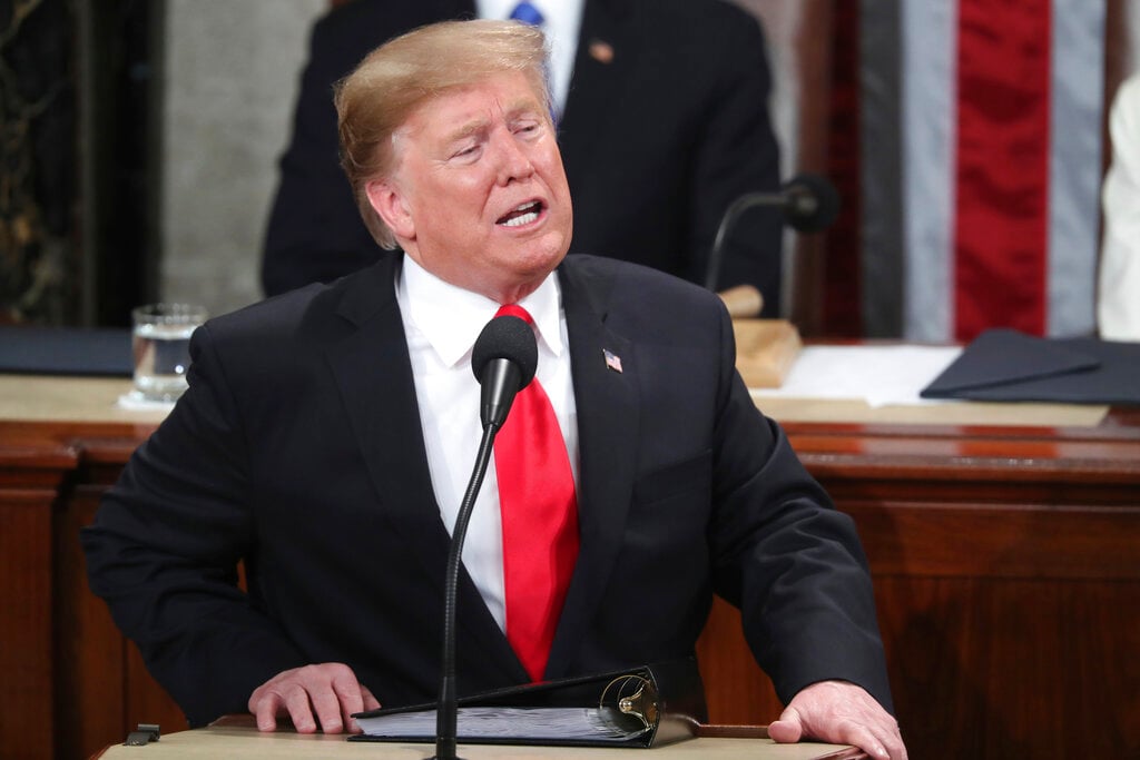 Ante investigaciones, Trump apunta a 2020 con oferta a demócratas