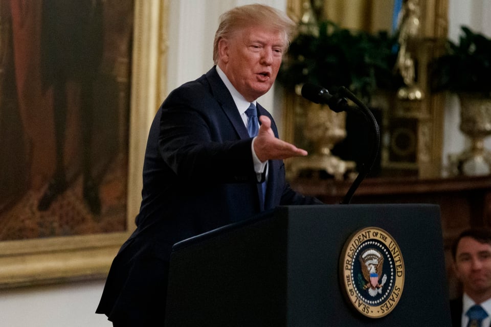 Demandan a gobierno de Trump por pedir seguro médico a migrantes