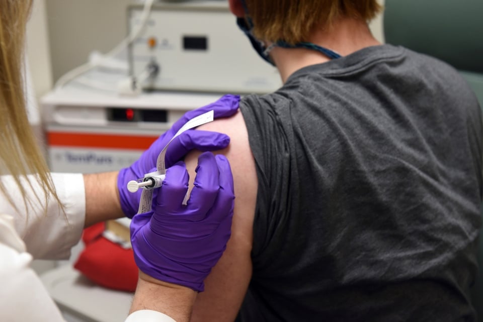 Pronostican que vacuna contra coronavirus tendría efectos duraderos y que la normalidad comenzaría en abril featured image