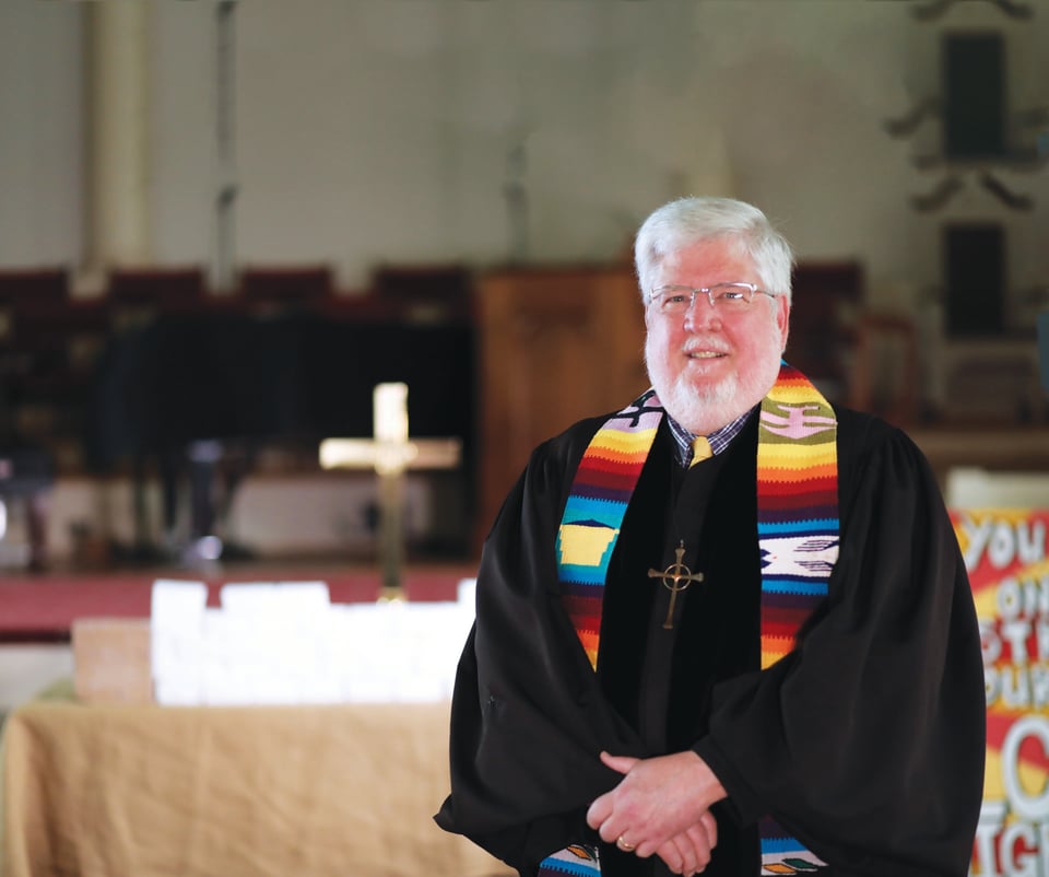 PERSONAJES DESTACADOS: Tom Hagood da refugio a inmigrantes