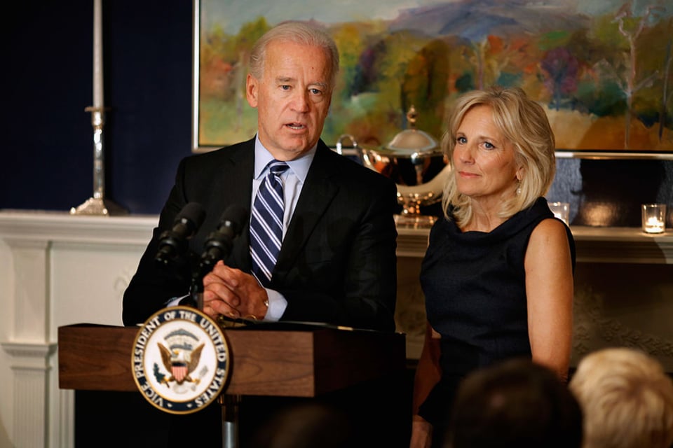 Joe Biden junto con su esposa Jill, revela especial tradición de Navidad (VIDEO)