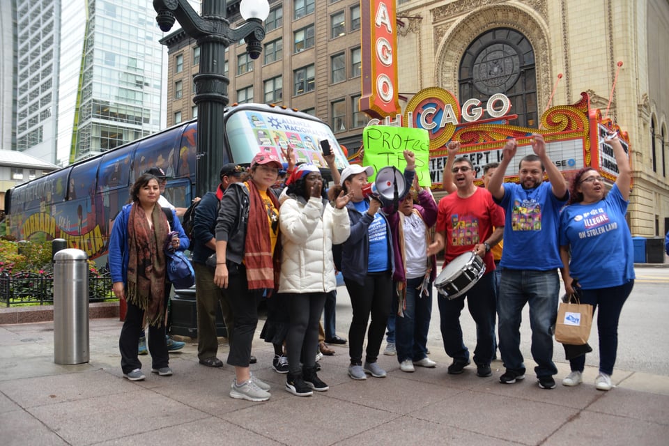 Llega a Chicago autobús bautizado ‘Jornada por la Justicia’, de la Alianza Nacional TPS