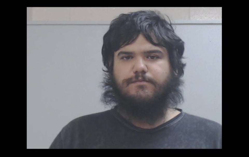 David López fue detenido por atacar a su exnovia y dispararle a la policía