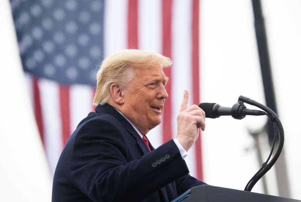 Cámara de Representantes desafía a Trump al aprobar proyecto de ley de defensa