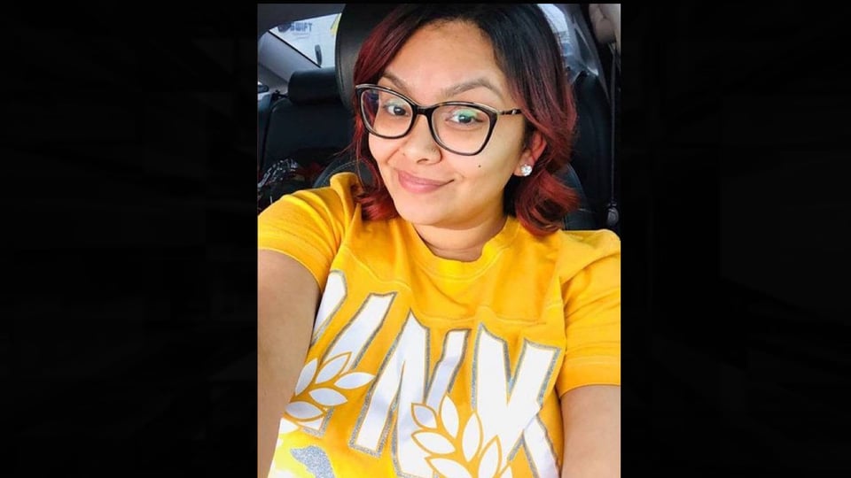 Latina muere por una roca que le tiraron desde un puente featured image