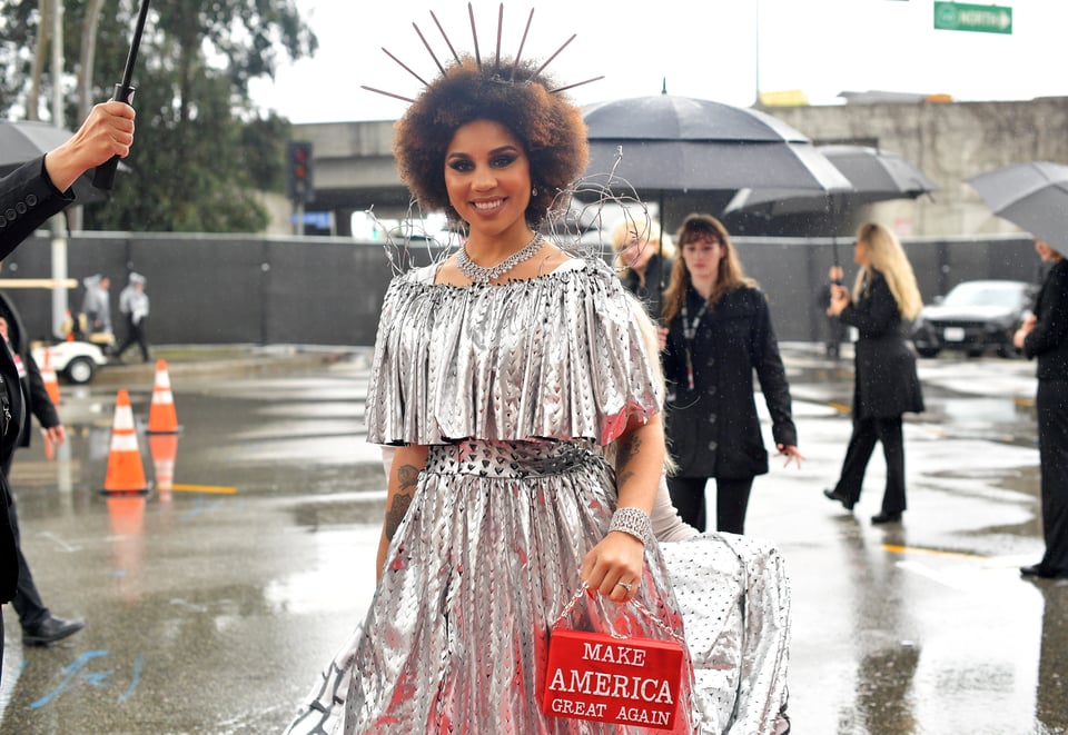 Build the Wall: el vestido de Joy Villa que indignó en los Grammy (VIDEO)