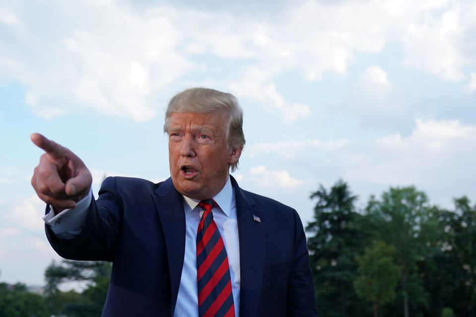 Trump dice que juicio político es la única esperanza de sus adversarios