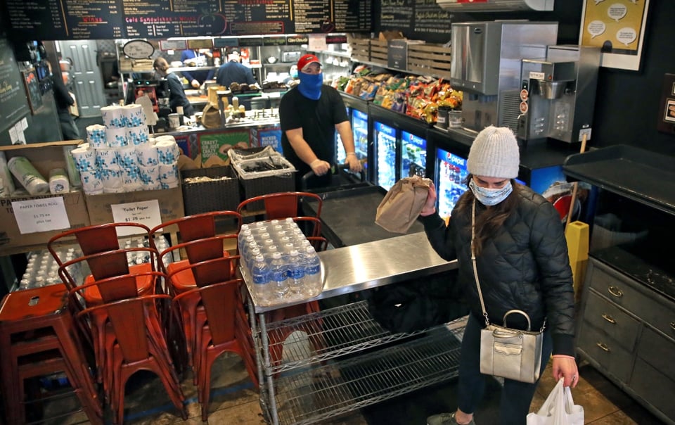 Entregarán $ 500 de ayuda a quienes hayan perdido su empleo en restaurantes de NY