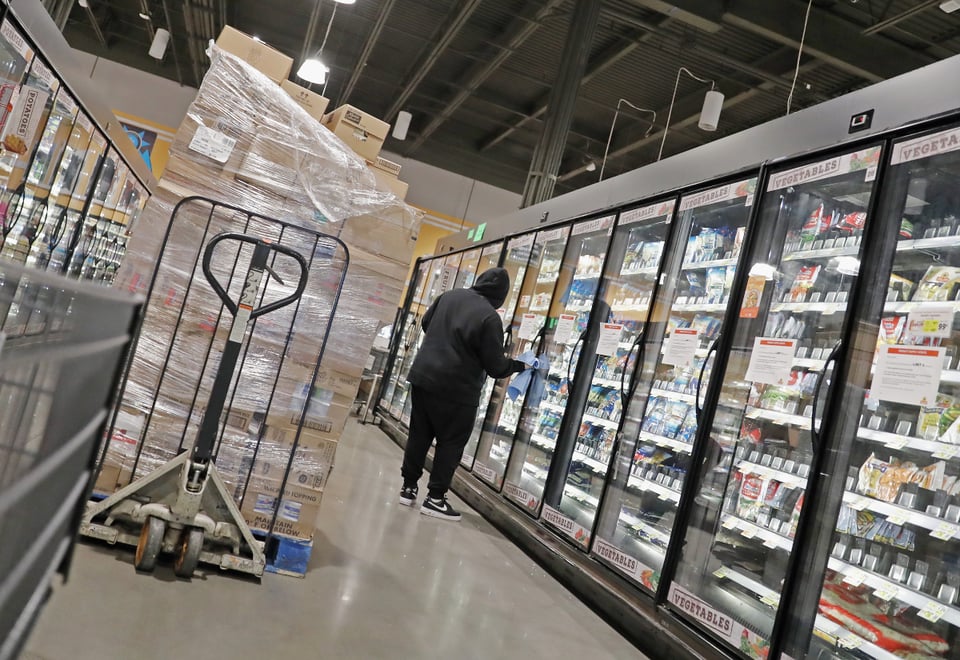 Pensilvania: Capturan a mujer que tosió sobre alimentos valorados en $35 mil en un supermercado featured image