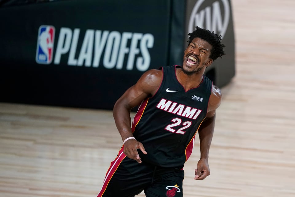 El basquetbolista Jimmy Butler sería novio de Selena Gómez featured image
