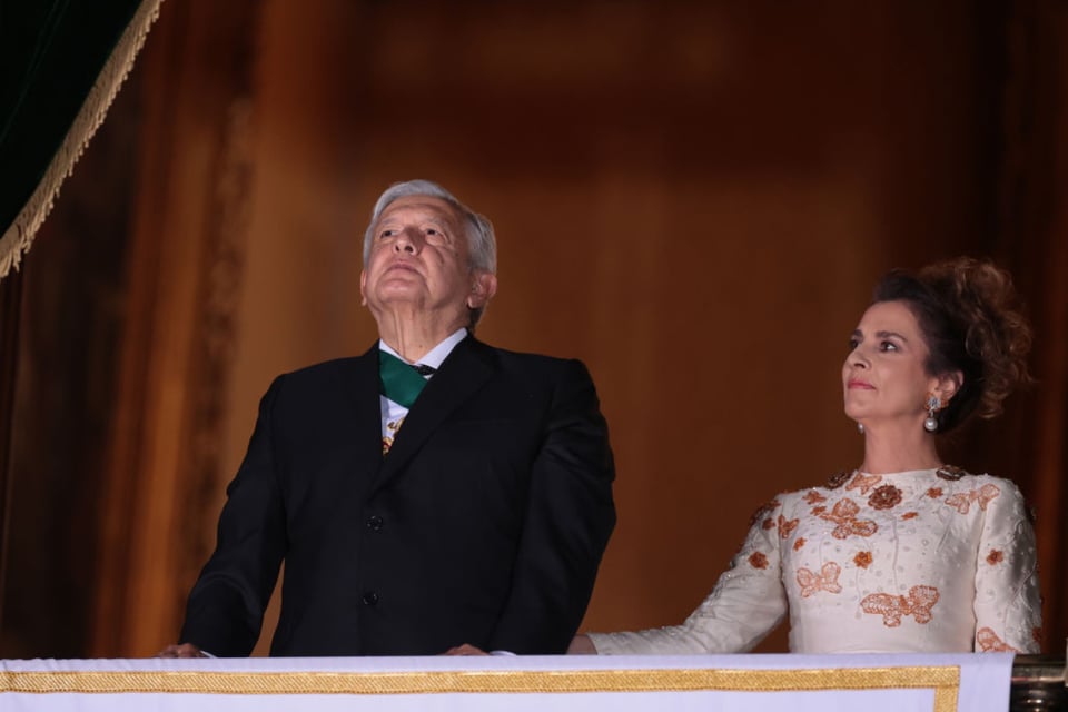 criticada, burlas, vestido, comparaciones, mundonow