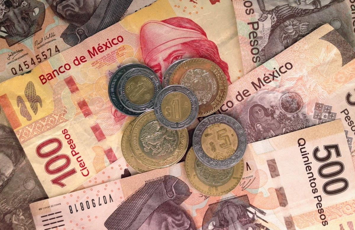 Peso mexicano 3 abril sigue ‘escalando’ y hoy llega a más de 25 unidades en bancos
