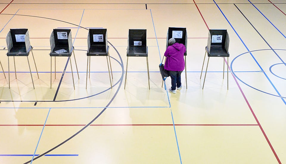 ICE y DOJ demandan a Carolina del Norte entregar registros de votantes de los últimos ocho años