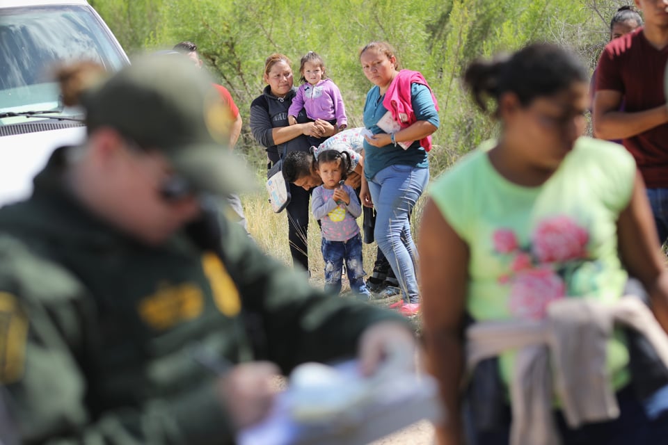 Rescatan a cinco migrantes que cruzaban Río Bravo para llegar a EE.UU. featured image