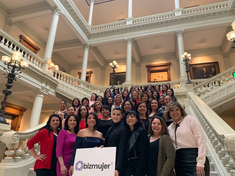 En Atlanta, las latinas celebraron su día en el Capitolio con BizMujer