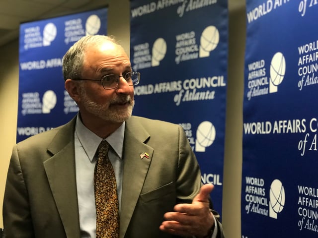 Ex embajador estadounidense Charles Shapiro expresa apoyo a Juan Guaidó
