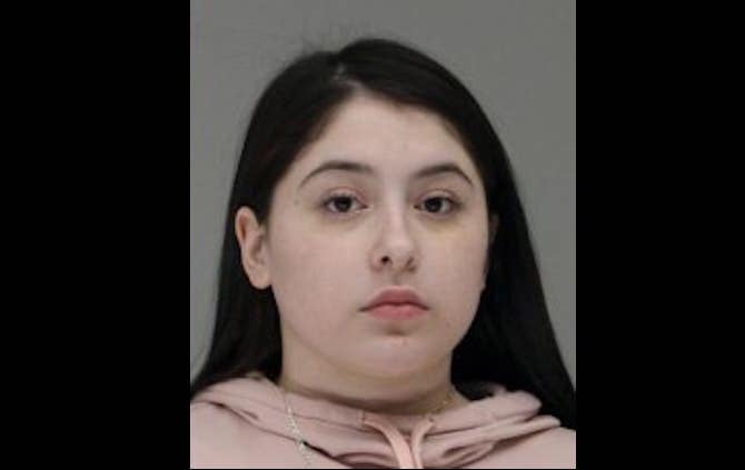 Texas: Adolescente hispana confiesa el asesinato a balazos de una anciana