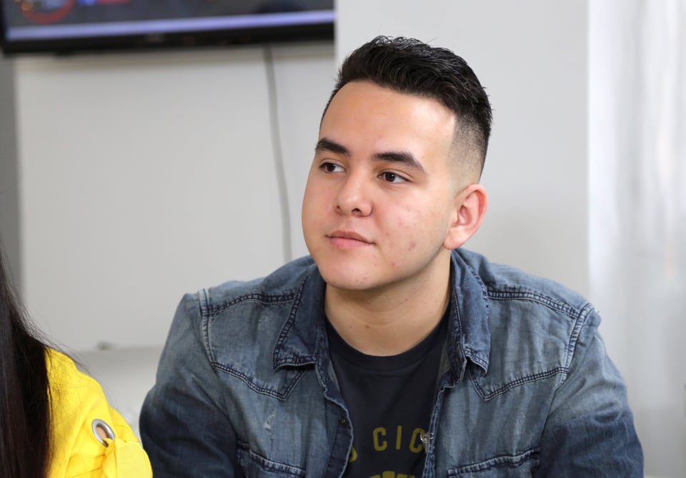 Johnny desata mar de lágrimas con tributo a su madre Jenni Rivera