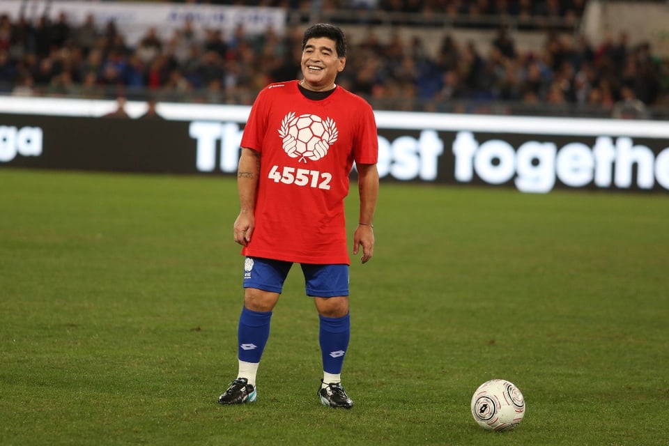 La actriz y cantante Merle Uribe cuenta el intenso y fugaz romance con Maradona en México (VIDEO)
