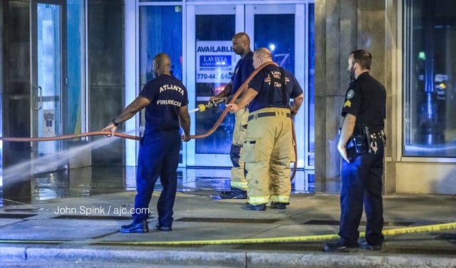 Hallan cuerpo de hombre asesinado a golpes cerca del Fox Theatre