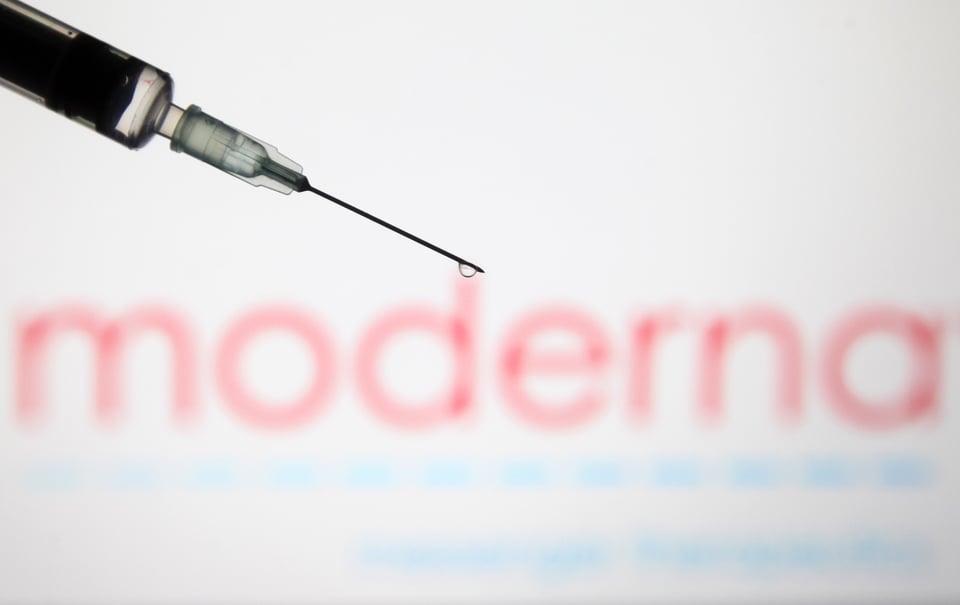 Moderna inicia ensayos de su vacuna contra coronavirus en adolescentes
