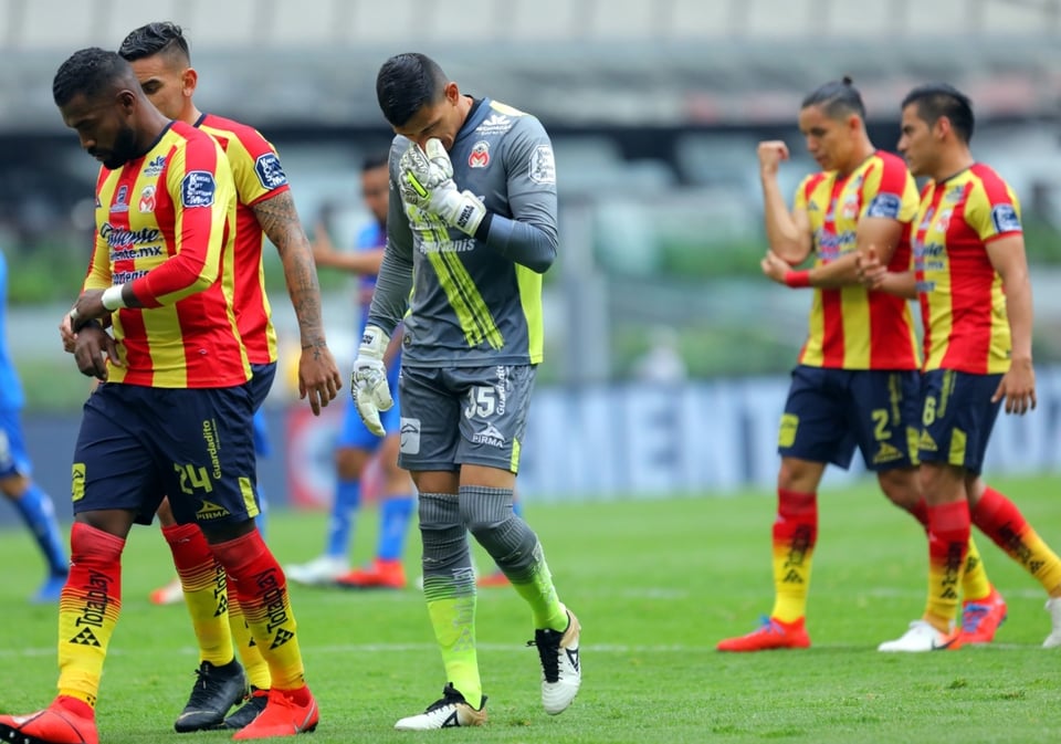 Mueren papá y abuelo del futbolista Walter Montillo por coronavirus (FOTO)